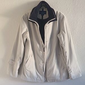 Mackintosh New England Jacket. Size Small. Cream Navy. Zip Front. Like New.